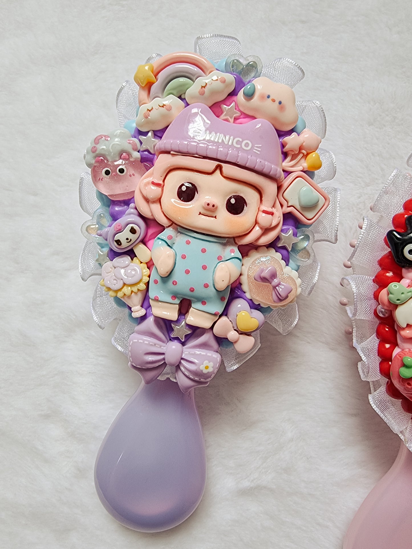 Deco cream with resin character hair brush