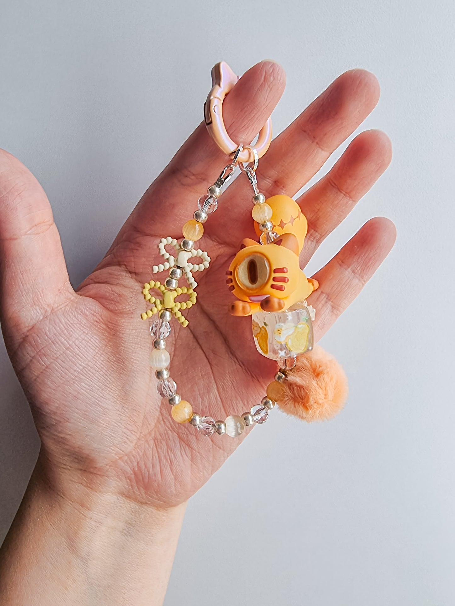 Downy cat mini strap / keychain