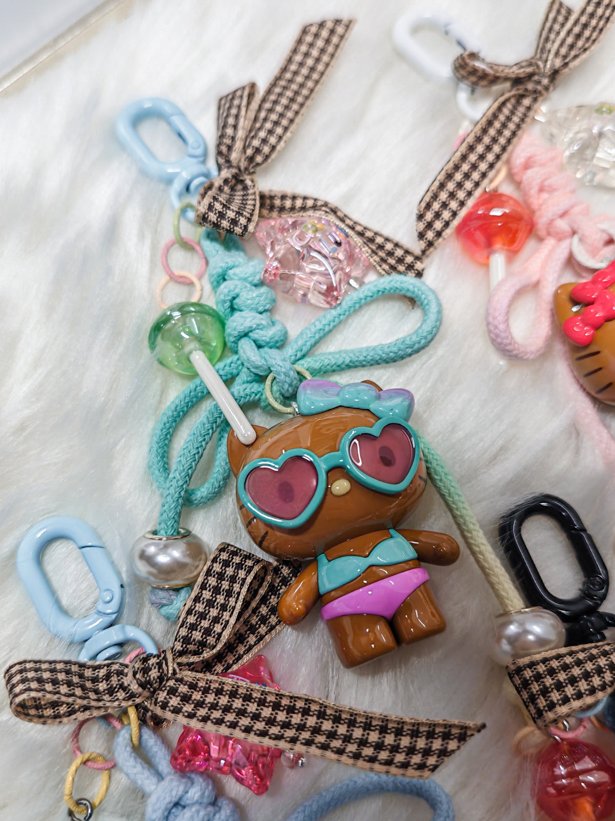 Top Toy Hello Kitty Swimsuit Party keychain