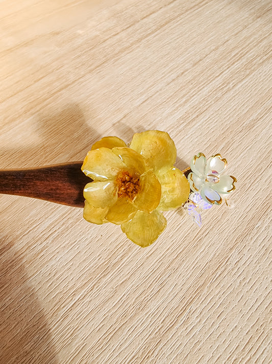 Sandal wood with yellow Abutilon hair pin