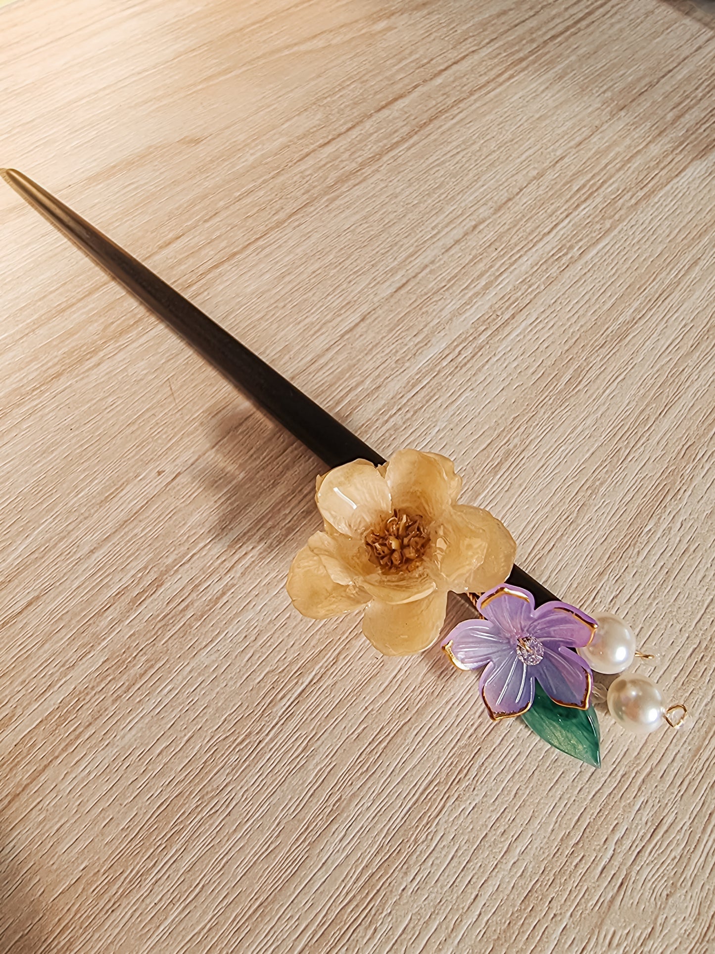 Sandal wood with yellow abutilon
