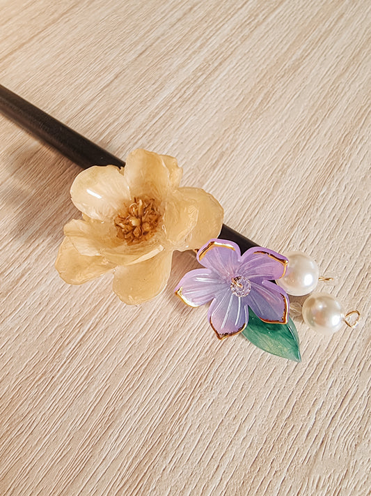 Sandal wood with yellow abutilon