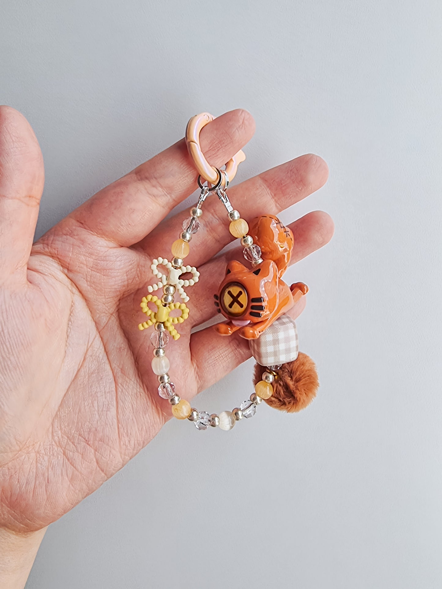 Downy cat mini strap / keychain
