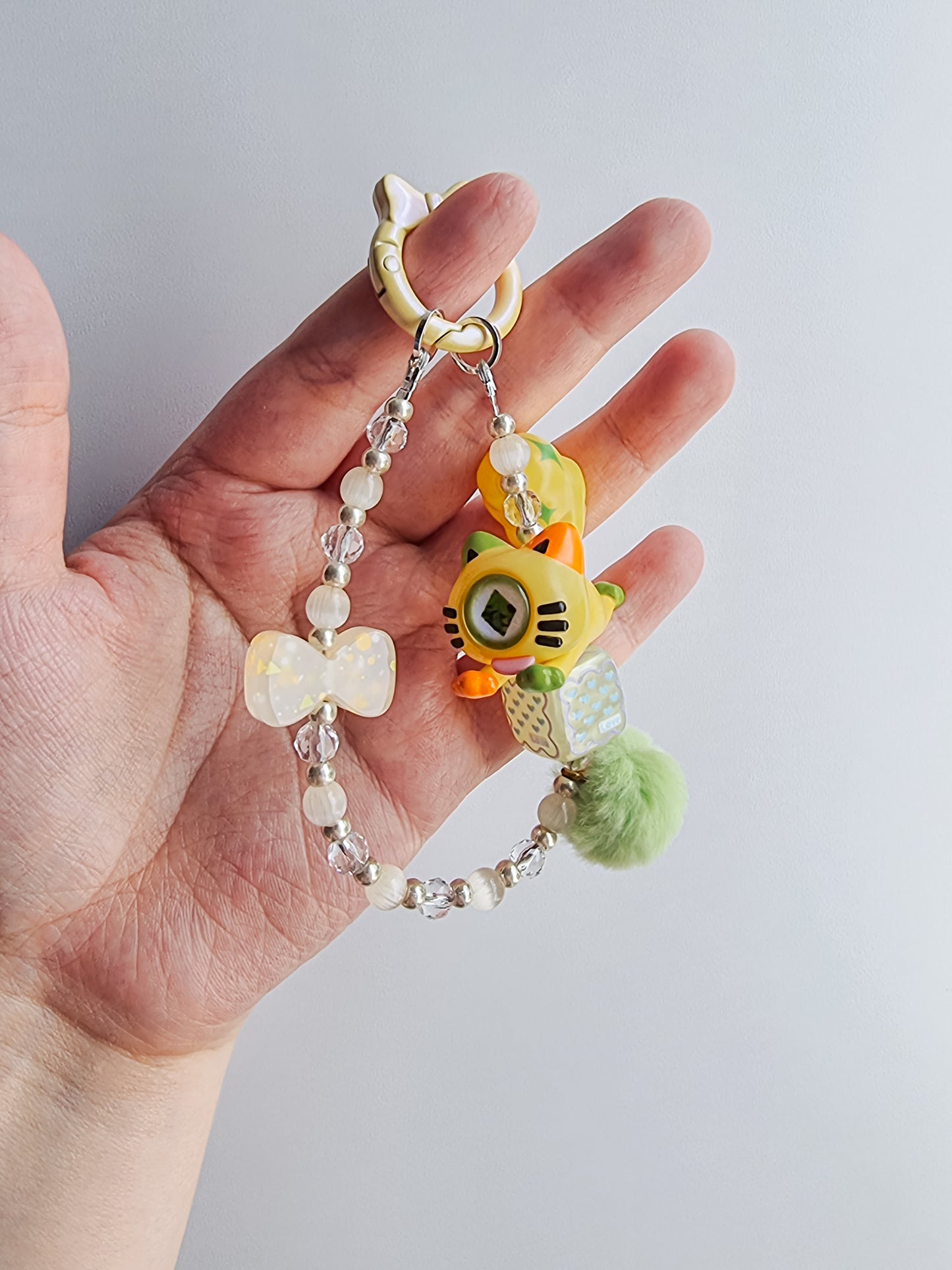 Downy cat mini strap / keychain