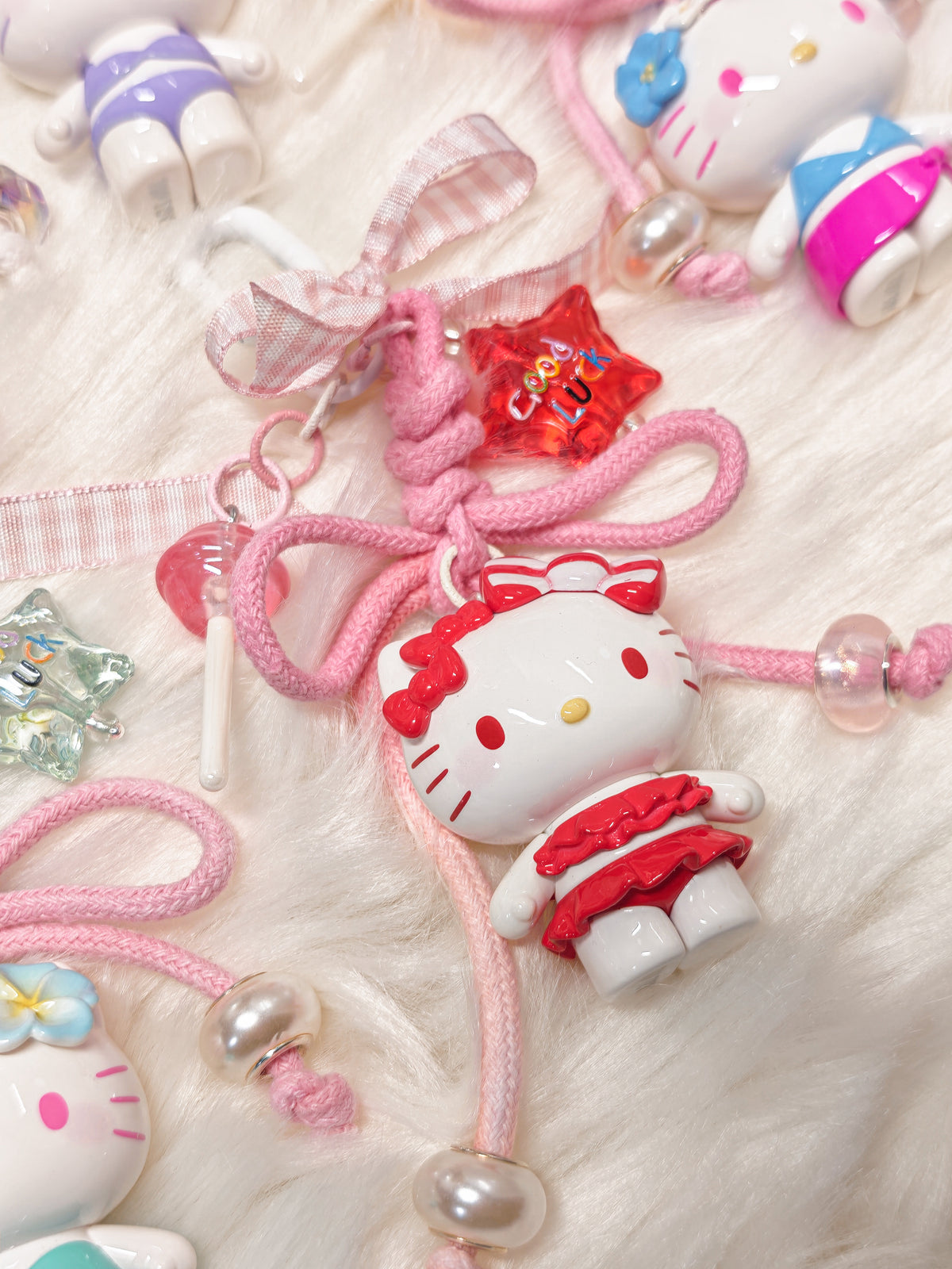 Top Toy Hello Kitty Swimsuit Party keychain