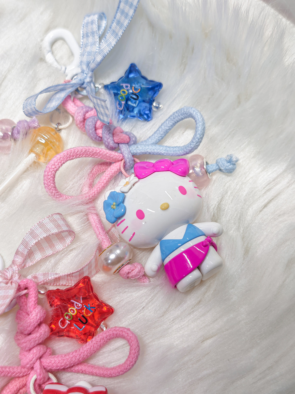 Top Toy Hello Kitty Swimsuit Party keychain