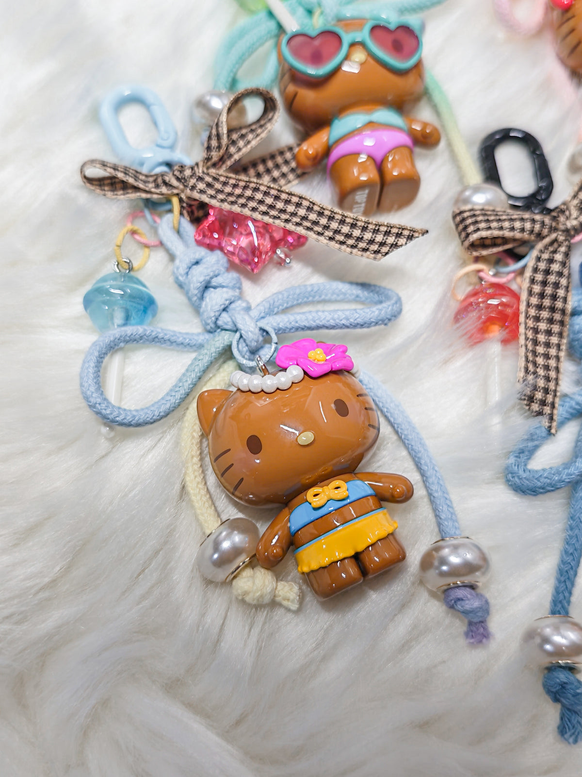 Top Toy Hello Kitty Swimsuit Party keychain