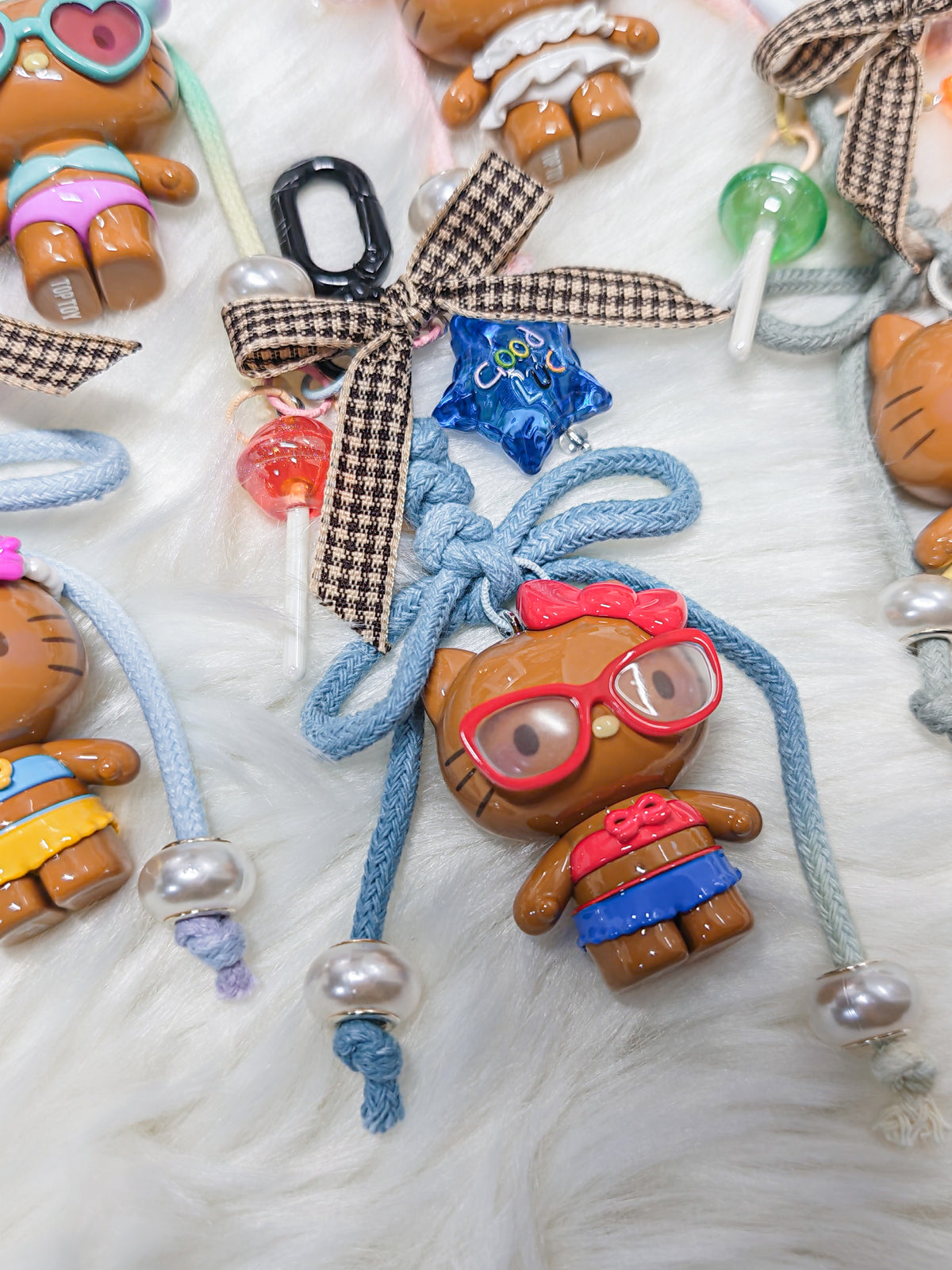 Top Toy Hello Kitty Swimsuit Party keychain