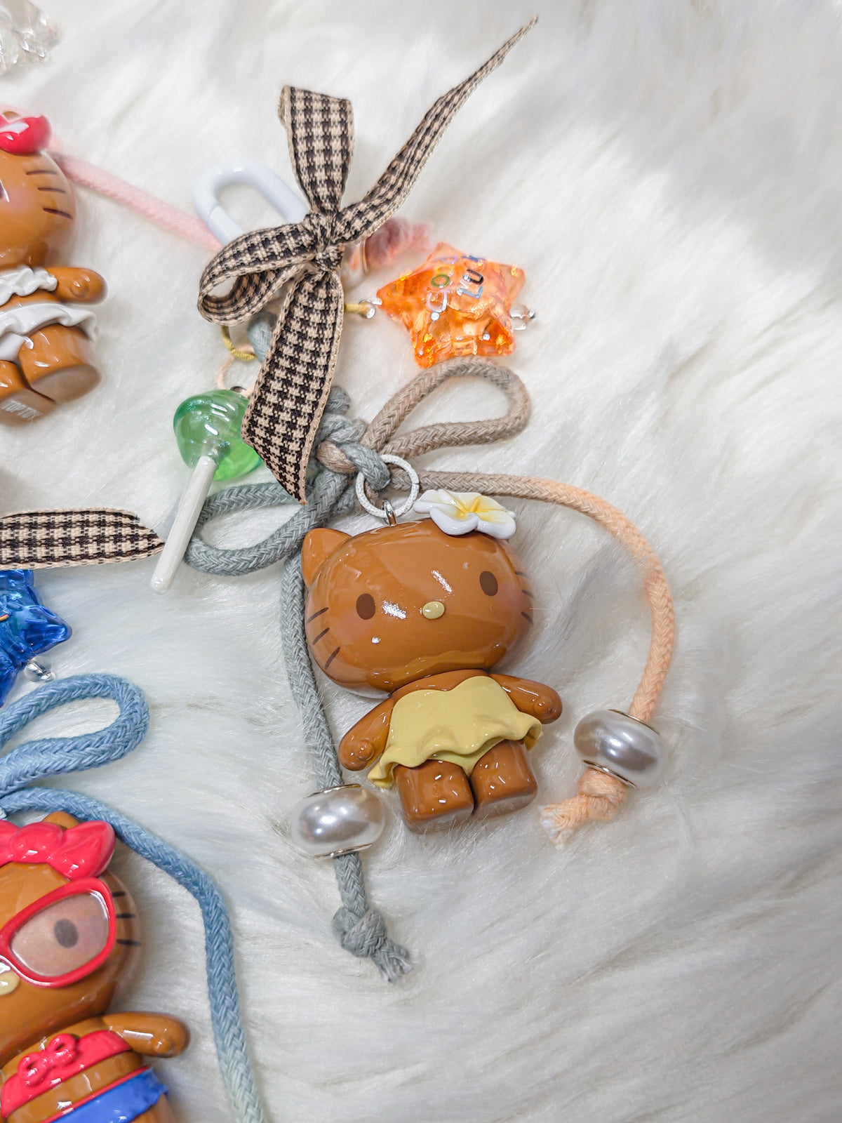 Top Toy Hello Kitty Swimsuit Party keychain